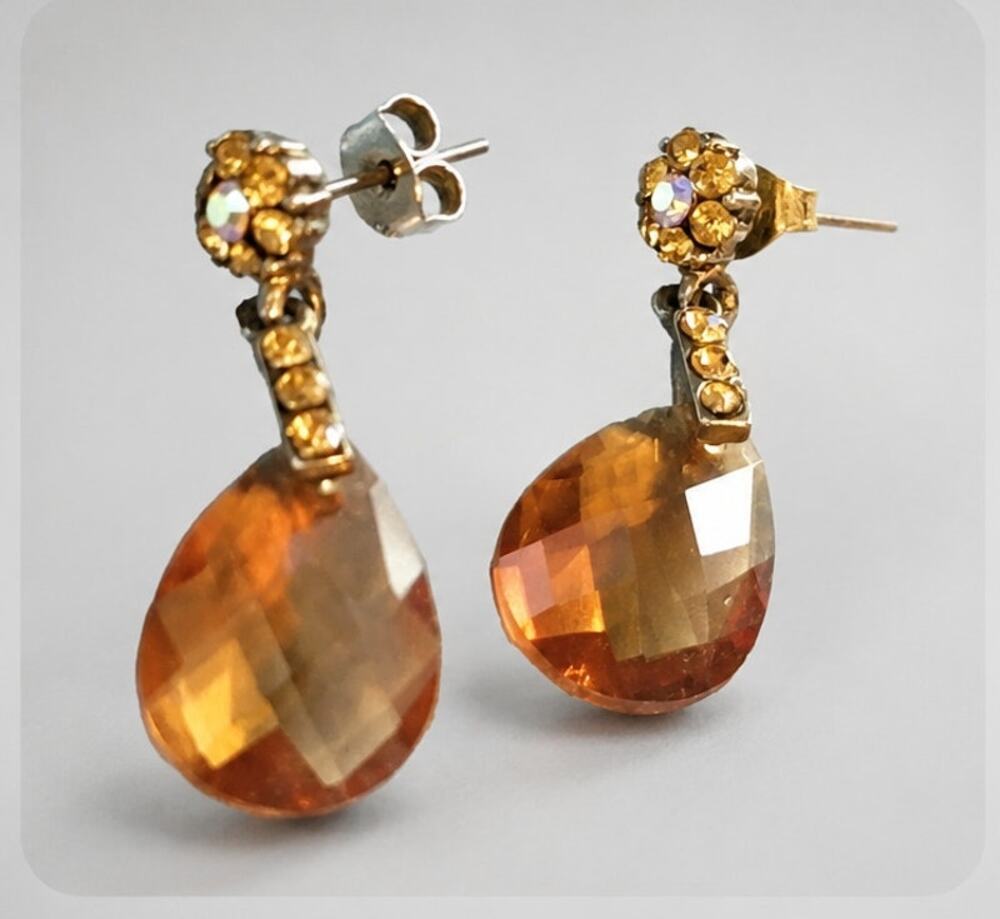 Vintage Rhinestone Pierced Dangle Earrings 1.25" Long Faceted Lucite Brown kp-48